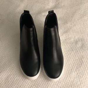 Black La Sheelah shoes